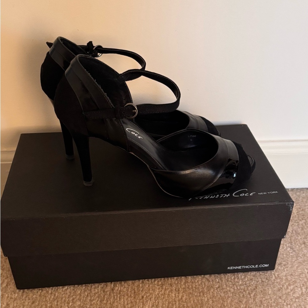 Kenneth Cole strappy heels. Black. Size 6.